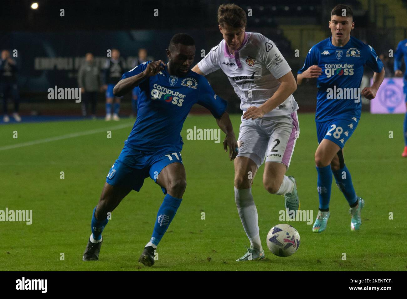 Empoli, Italy. 11th Nov, 2022. Akpa Akpro Jean Daniel Empoli hindered by Hendry Jack William during Empoli FC vs US Cremonese, italian soccer Serie A match in Empoli, Italy, November 11 2022 Credit: Independent Photo Agency/Alamy Live News Stock Photo