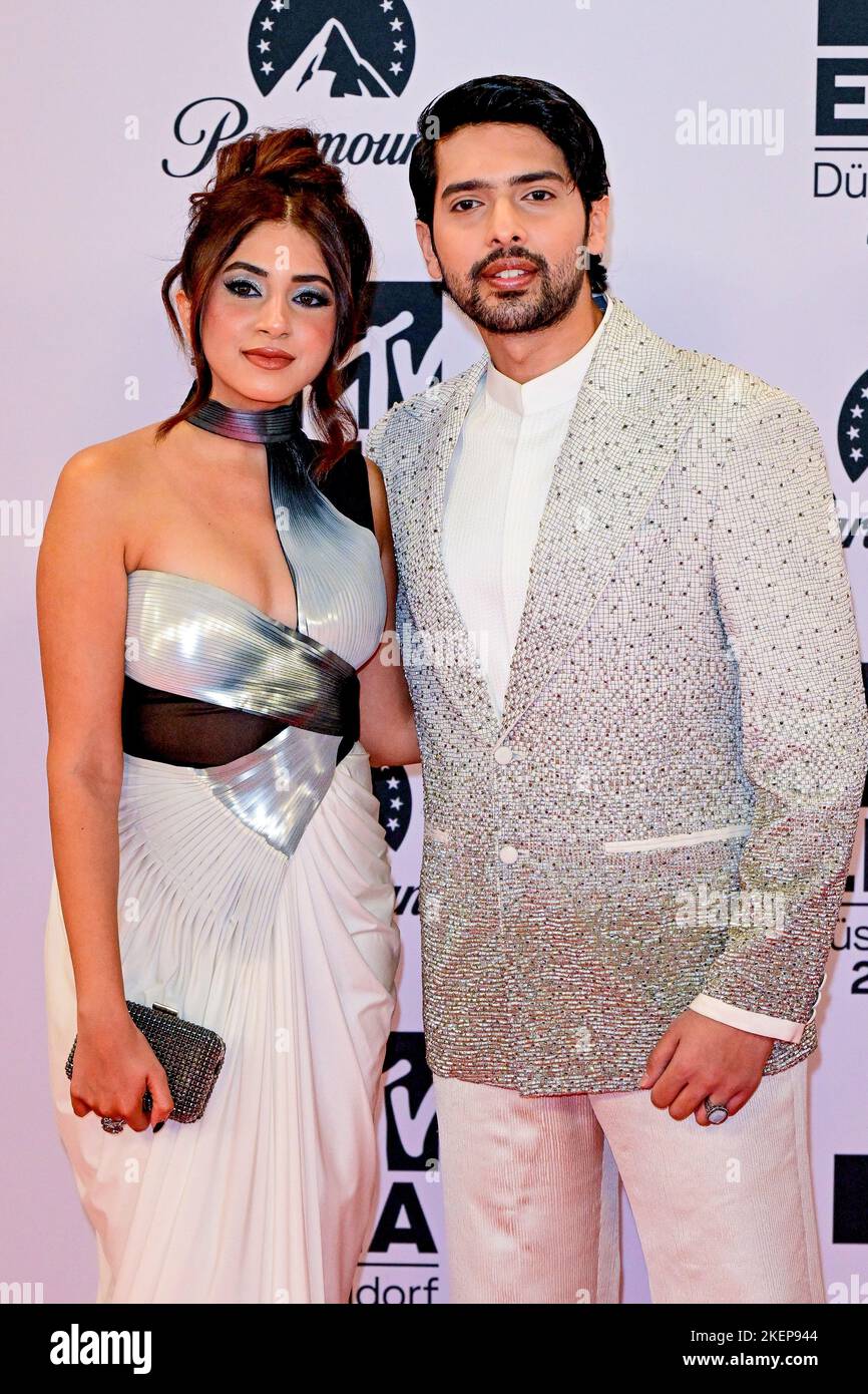 aashna-shroff-and-armaan-malik-attending-the-2022-mtv-emas-at-the-psd