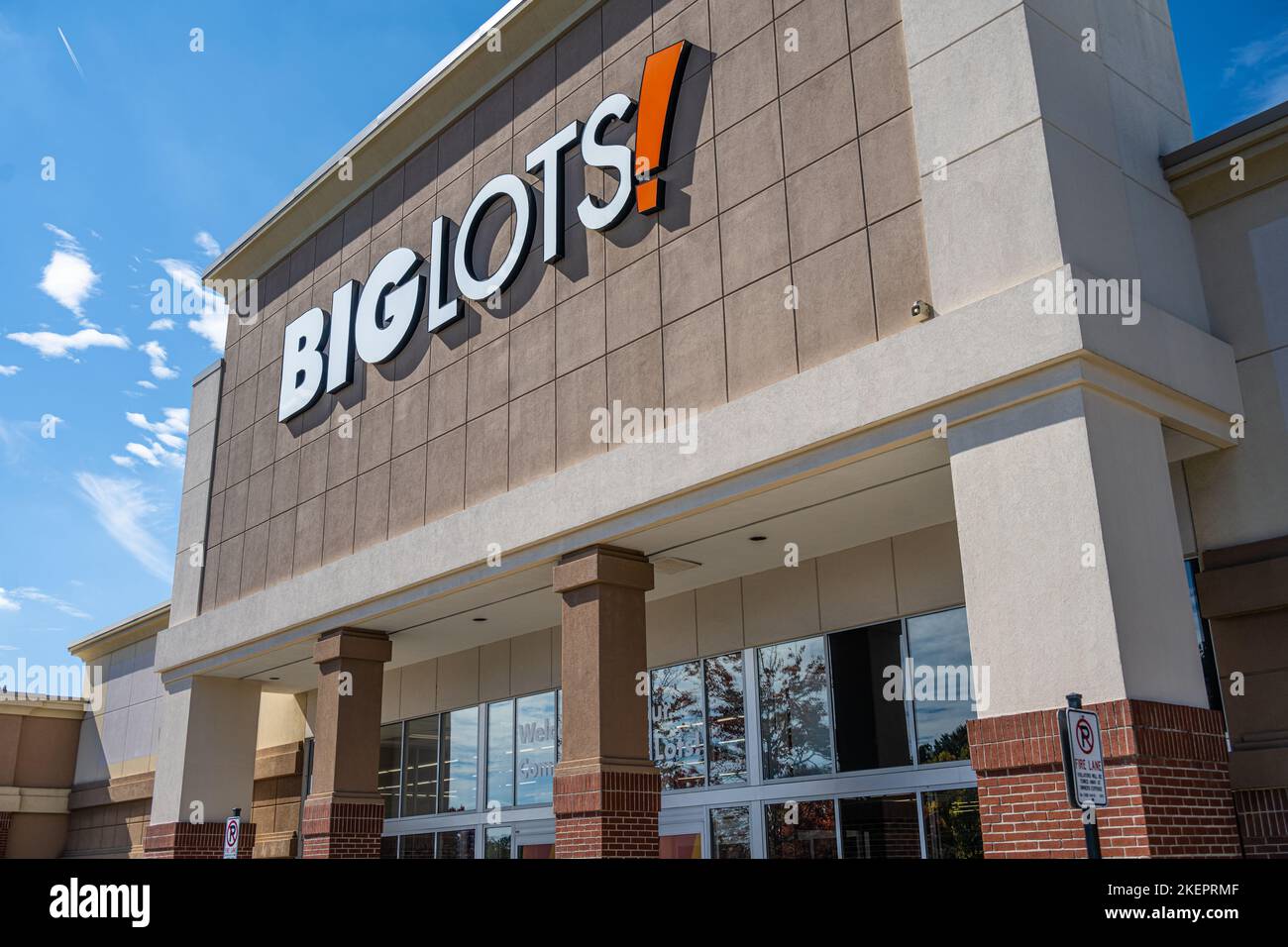 Big lots inc hi-res stock photography and images - Alamy