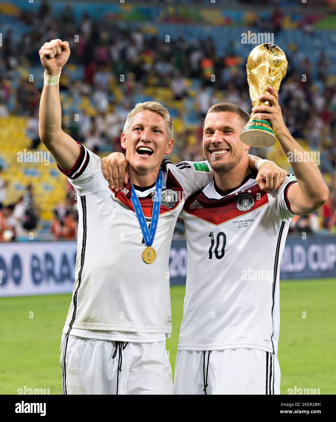 Rio de Janeiro, 13.07.2014, Estadio do Maracana Schlussjubel: Bastian Schweinsteiger (Deutschland), Lukas Podolski (Deutschland) Deutschland - Argenti Stock Photo