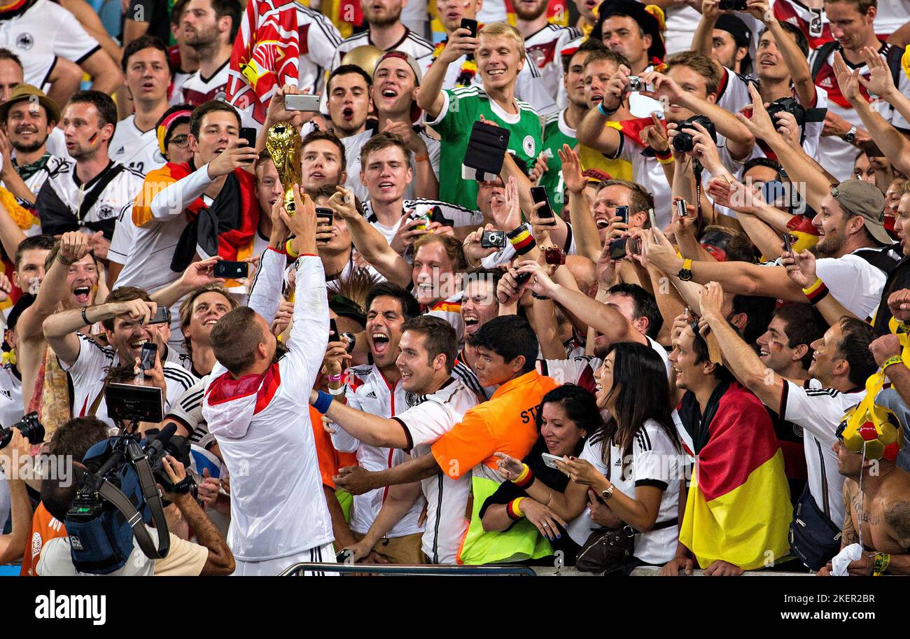 Rio de Janeiro, 13.07.2014, Estadio do Maracana Lukas Podolski (Deutschland) feiert mit den Fans Deutschland - Argentinien Copyright (nur fŸr journali Stock Photo
