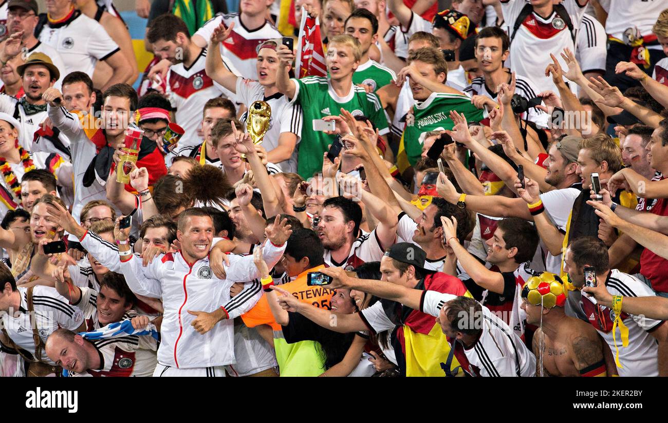 Rio de Janeiro, 13.07.2014, Estadio do Maracana Lukas Podolski (Deutschland) lŠsst sich feiern Deutschland - Argentinien Copyright (nur fŸr journalist Stock Photo