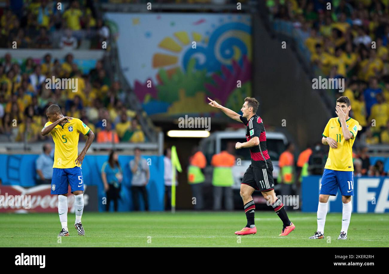 Belo Horizonte, 08.07.2014, Estadio Mineirao Torjubel: Miroslav Klose (Deutschland), Fernandinho (Brasilien), Oscar (Brasilien) Brasilien - Deutschlan Stock Photo