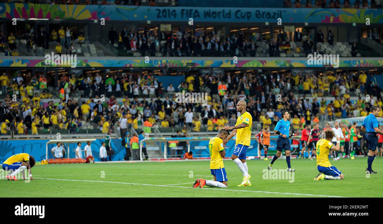 Belo Horizonte, 08.07.2014, Estadio Mineirao Traurige Brasilianer: Marcelo (Brasilien), Luiz Gustavo (Brasilien), Maicon (Brasilien), David Luiz (Bras Stock Photo
