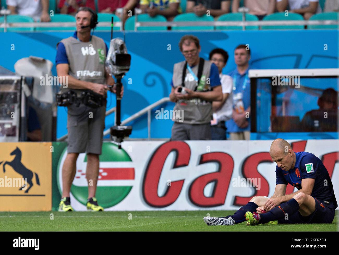 Salvador, 13.06.2014, Arena Fonte Nova Arjen Robben (Niederlande) hat einen Schuh verloren Spanien - Niederlande Copyright (nur fŸr journalistische Zw Stock Photo