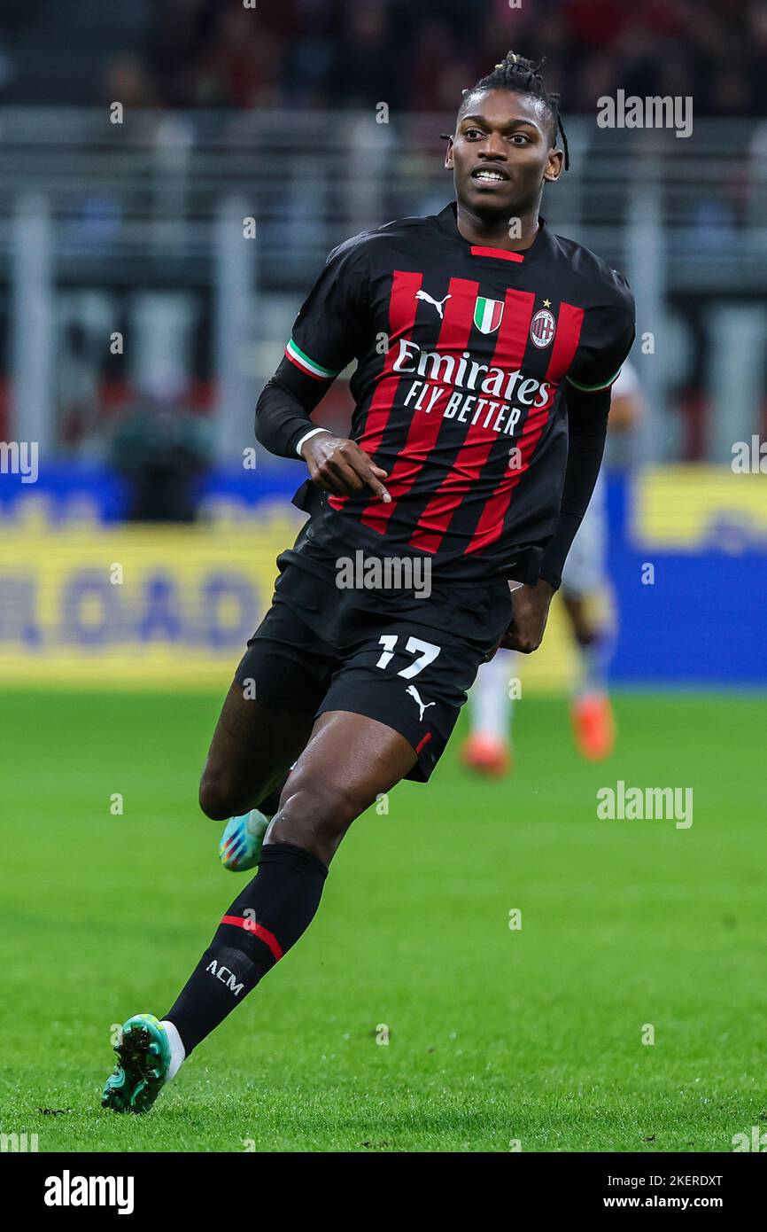Dynamic Leao Double Sends Milan Top With 2-1 Win Over Fiorentina Photo Concept Dynamic Leao Double Sends Milan Top With 2-1 Win Over Fiorentina Photo Concept