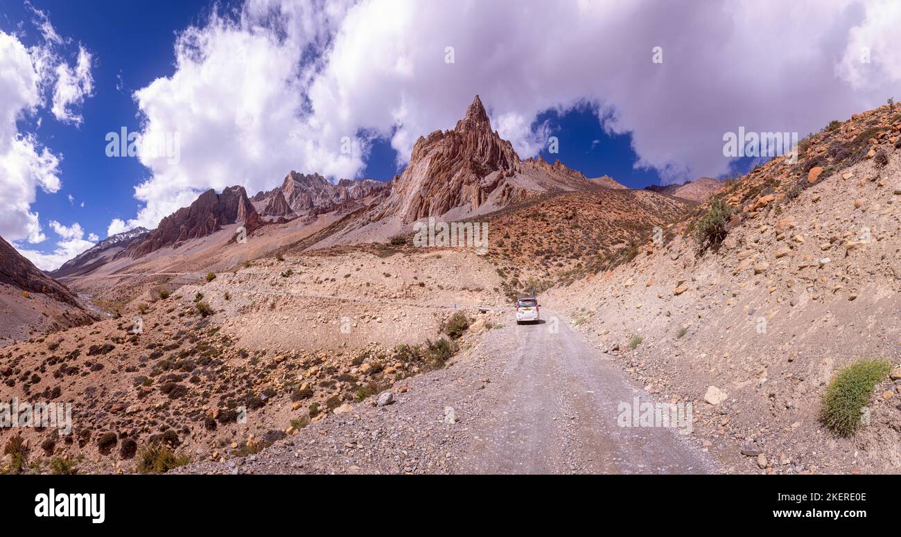 The road to Photoksar, Ladakh, India Stock Photo