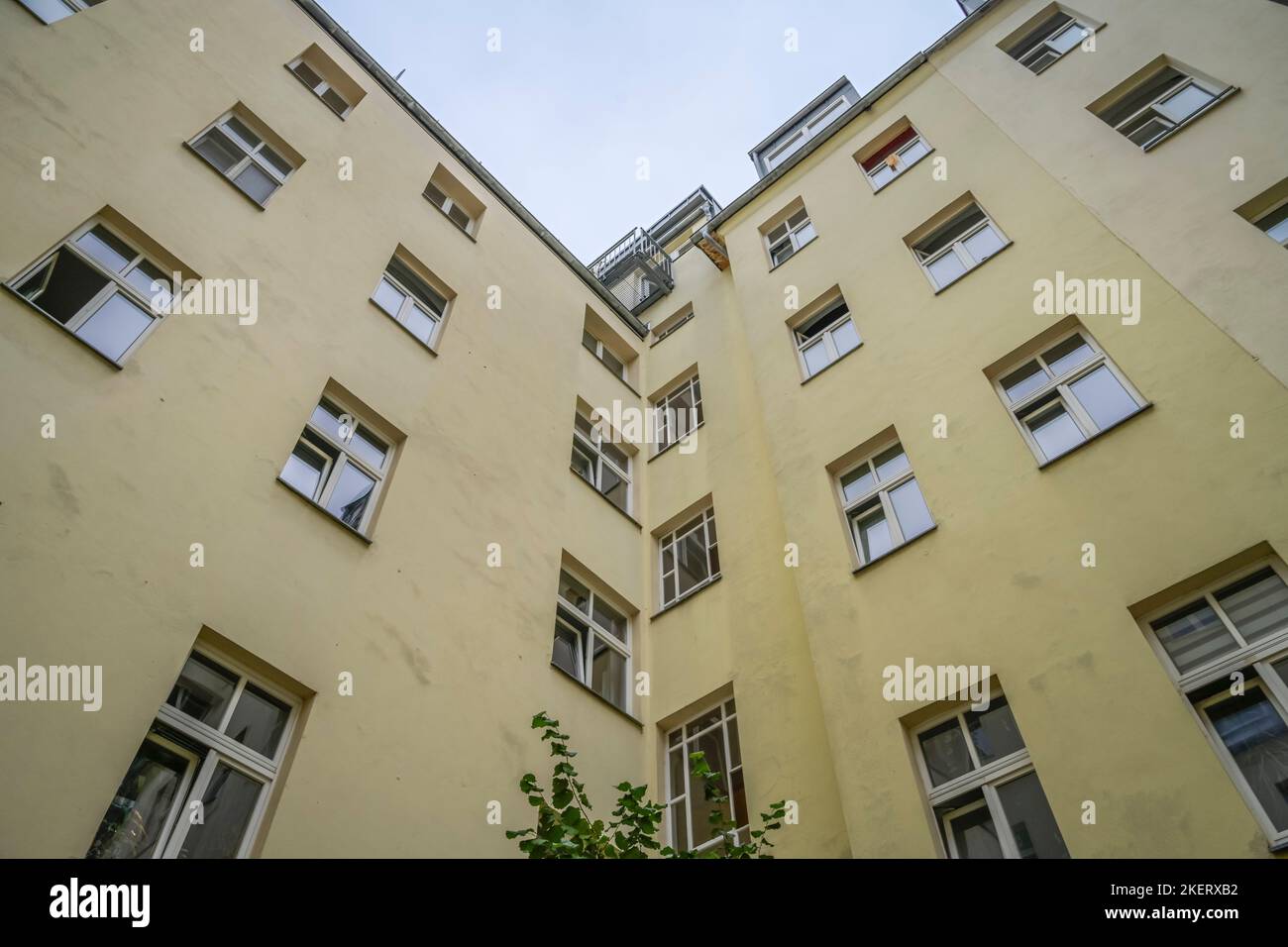 Innenhof haus deutschland hires stock photography and images Alamy