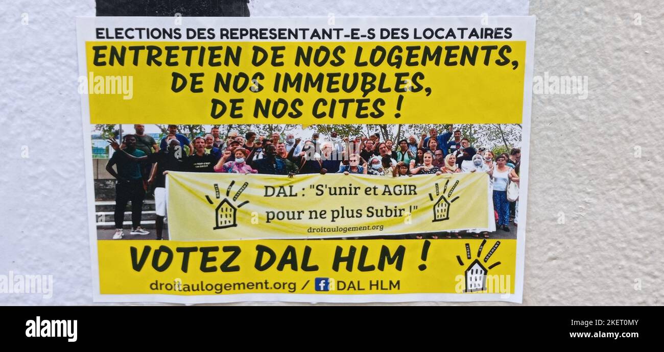 Affiche ELECTIONS DES REPRESENTANTS DES LOCATAIRES DAL HLM. Paris . France Stock Photo
