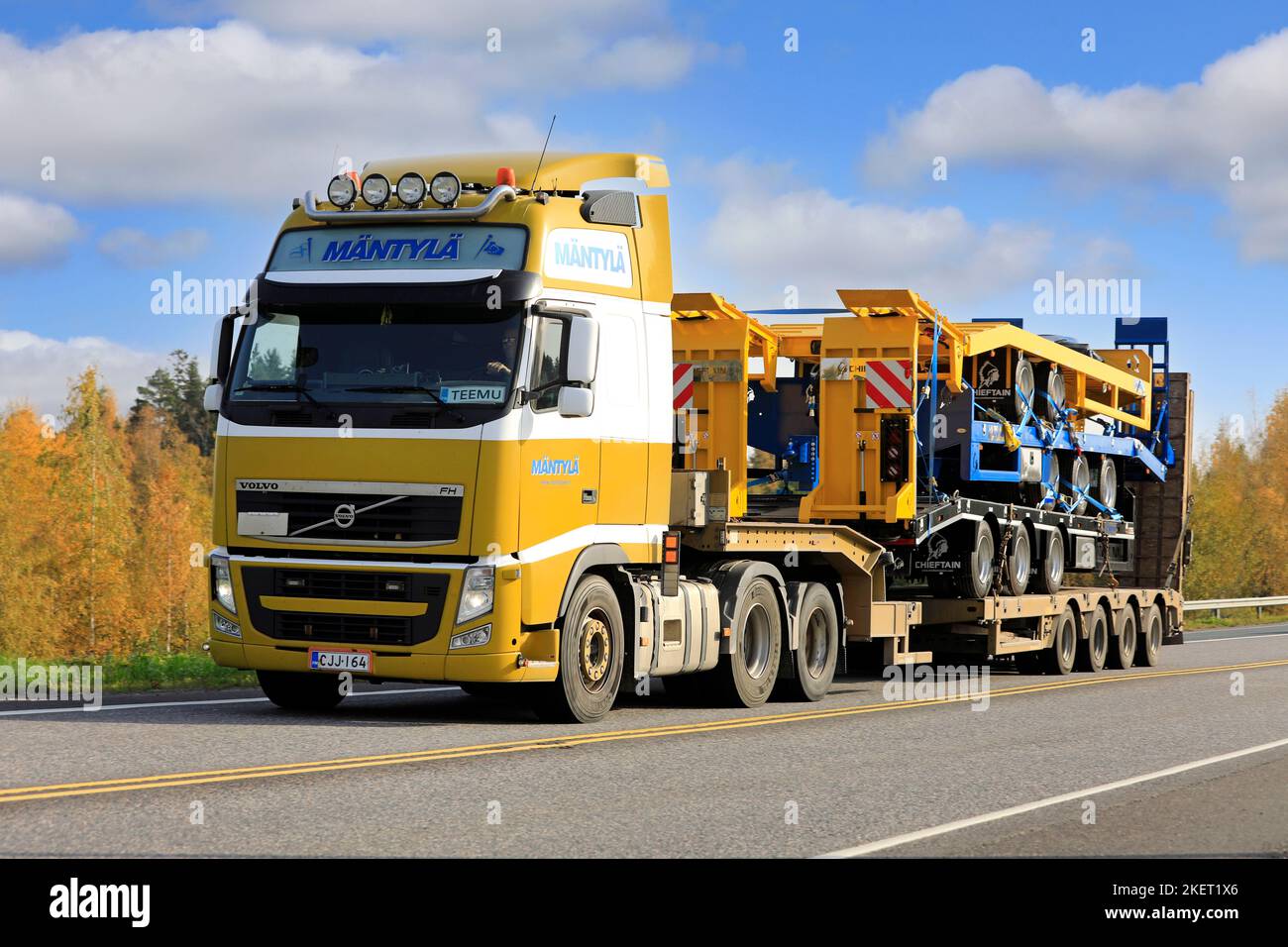 Chieftain trailer hi-res stock photography and images - Alamy, image size:1300x956