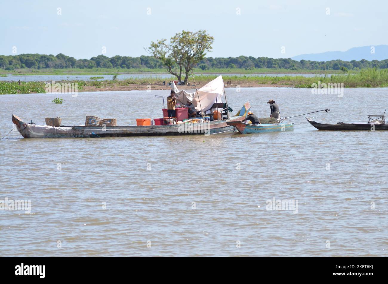 Boats an Fisherman Mekong River phnom Phen Cambodia Stock Photo - Alamy