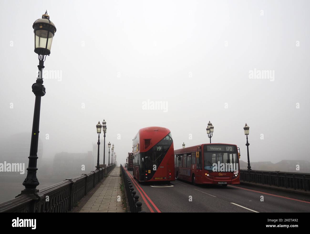 London, UK. 14th Nov, 2022. Fog descends on London in the River Thames area at Chelsea. Credit: Brian Minkoff/Alamy Live News Stock Photo