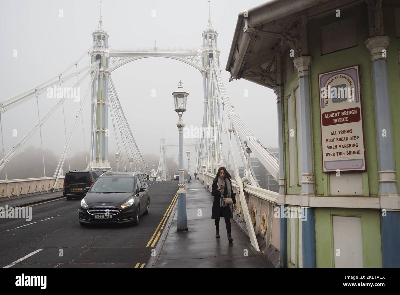 London, UK. 14th Nov, 2022. Fog descends on London in the River Thames area at Chelsea. Credit: Brian Minkoff/Alamy Live News Stock Photo
