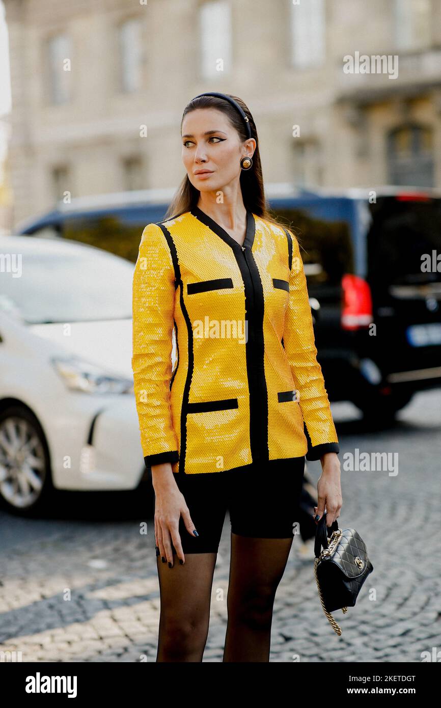 Street style, Sabina Jakubowicz arriving at Chanel Spring Summer 2023