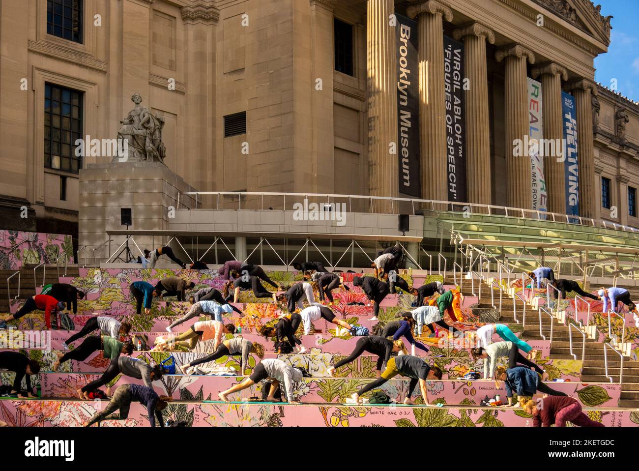 Teaching yoga poses hi-res stock photography and images - Alamy