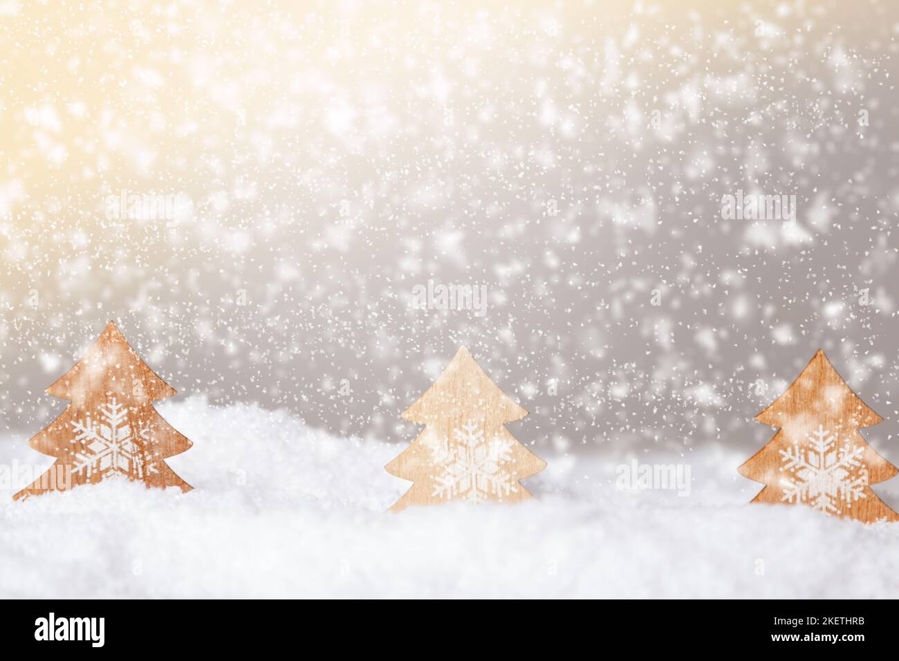 Snowfall tree hi-res stock photography and images - Alamy