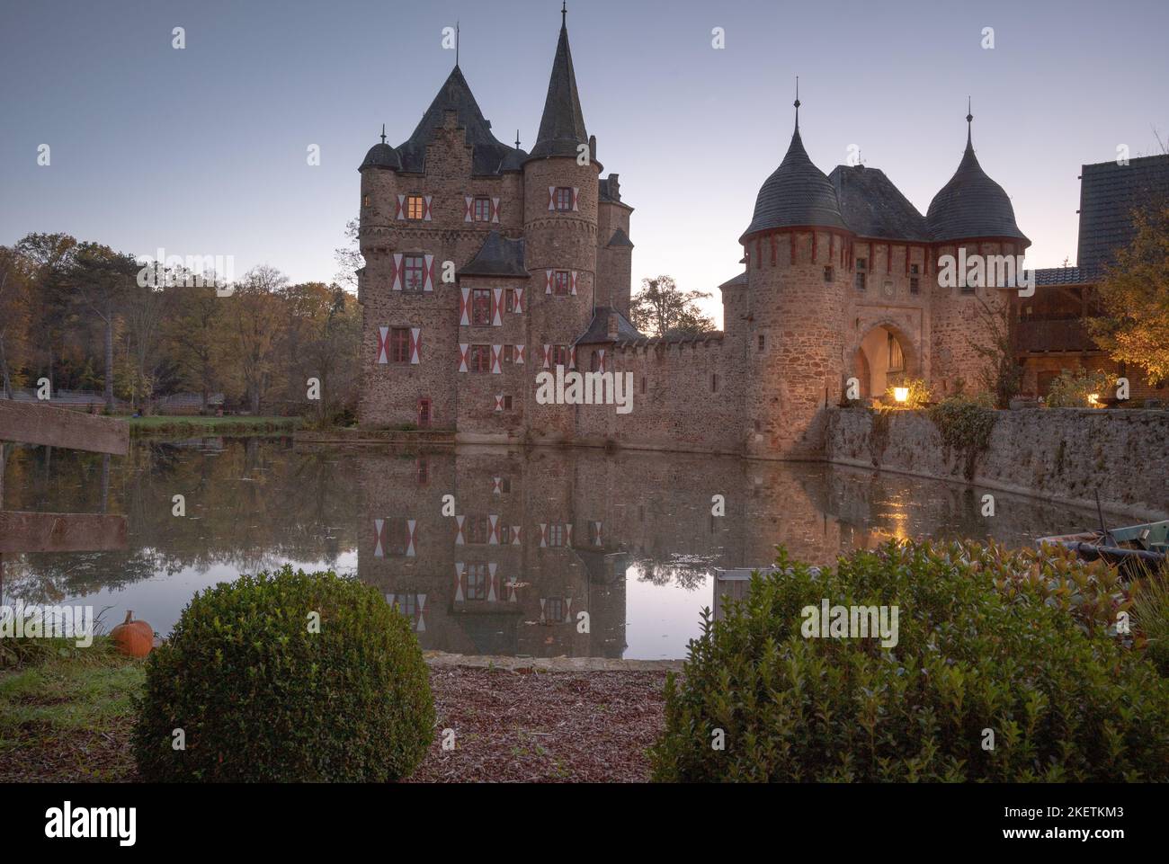 Mechernich november 2022; Satzvey Castle is a medieval moated castle, initially from the 12th century, and is located on the north-eastern edge of the Stock Photo
