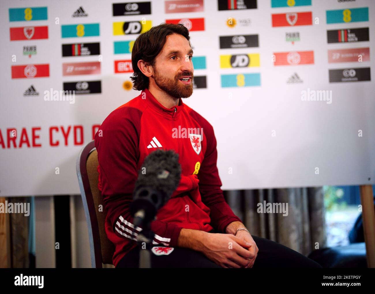Wales' Joe Allen is interviewed during a media session at the Vale Resort, Hensol. Picture date: Monday November 14, 2022. Stock Photo