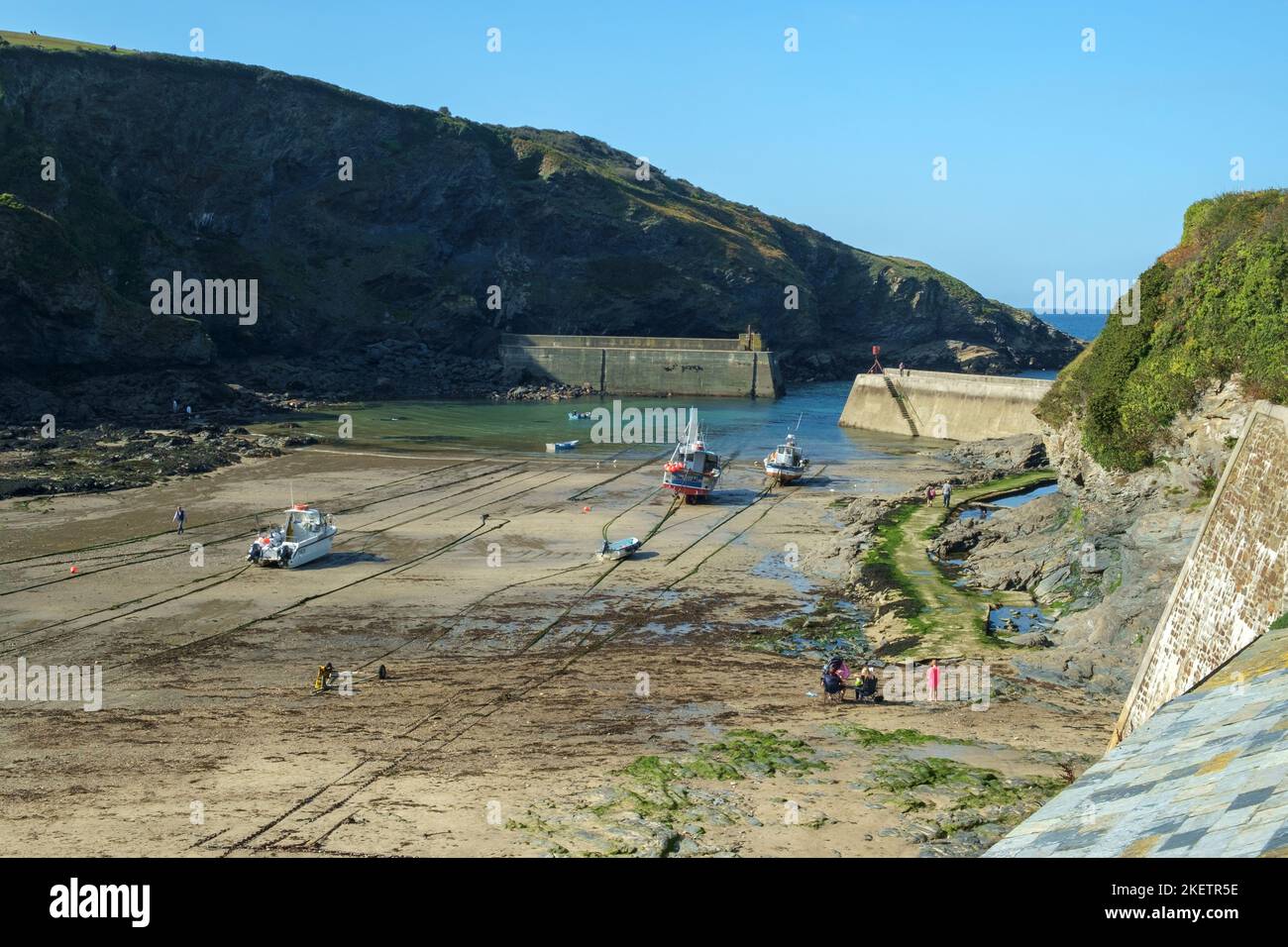 Port Isaac Sign 19th September 2019 - Port Isaac, UK:Autumn afternoon sunshine on ...