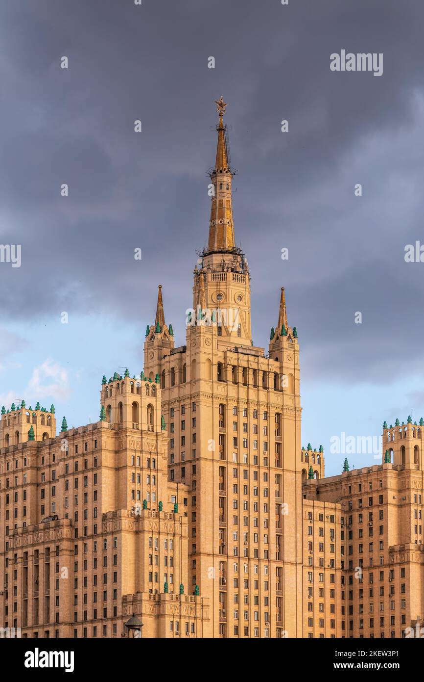 The view on the residential Stalinist high-rise building on Kudrinskaya Square. It is the one of seven Stalinist skyscrapers built in 1947-1954. Mosco Stock Photo