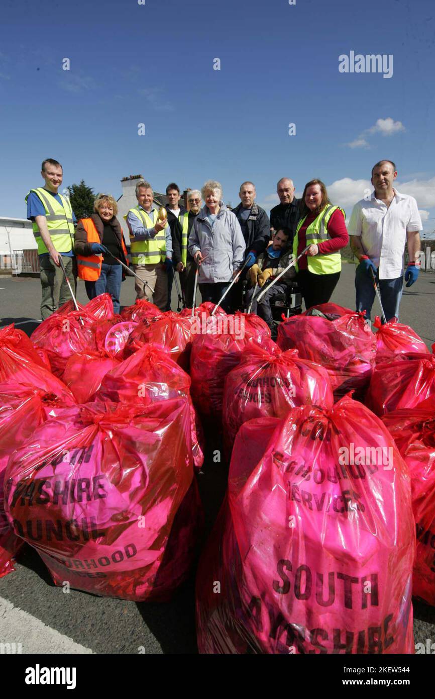 School litter pickers hires stock photography and images Alamy