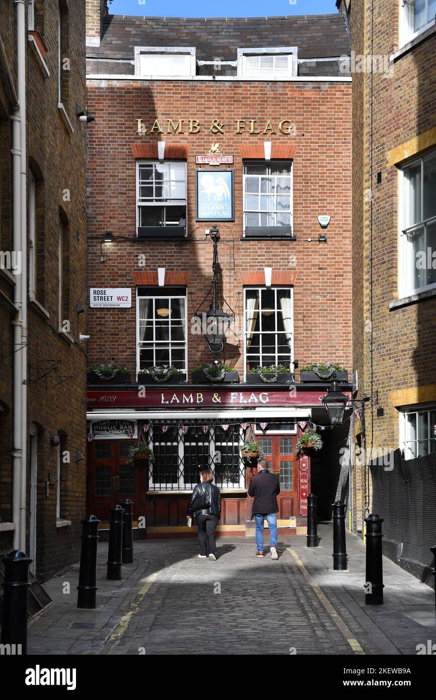 Lamb and Flag Pub London England Stock Photo Alamy