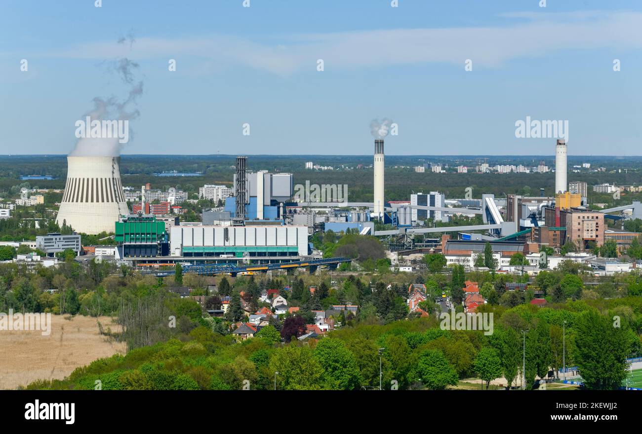 Müllheizkraftwerk der BSR (vorne, grün), Kraftwerk Reuter West (hinten), Ruhleben, Siemensstadt, Spandau, Berlin, Deutschland Stock Photo