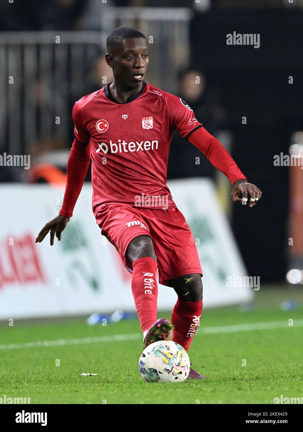 ISTANBUL - Max Alain Gradel of Demir Grup Sivasspor during the Turkish Super Lig match between Fenerbahce AS and Demir Grup Sivasspor at Ulker stadium on November 7, 2022 in Istanbul, Turkey. ANP | Dutch Height | GERRIT FROM COLOGNE Stock Photo