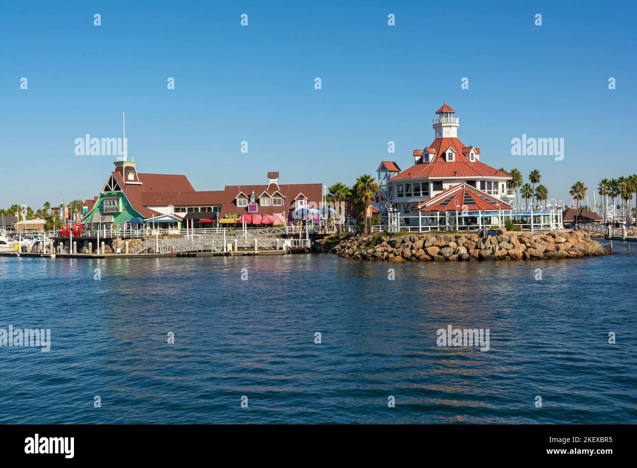 Shoreline village hi-res stock photography and images - Alamy