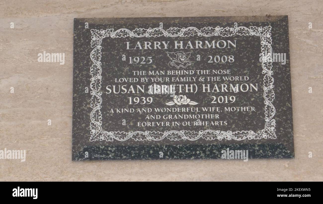 Los Angeles, California, USA 10th November 2022 Actor Larry Harmon, aka Bozo The Clown, Grave in Gardens of Heritage at Mount Sinai Memorial Park on November 10, 2022 in Los Angeles, California, USA. Photo by Barry King/Alamy Stock Photo Stock Photo