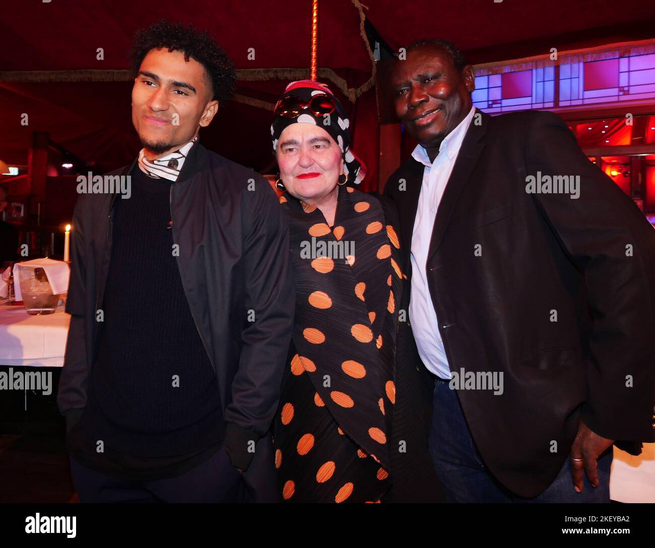 Berlin, Germany. 14th Nov, 2022. Basketball player Maodo Lô with mother Elvira Bach and father Alioune Lô taken on 11/11/2022 at the premiere of the show 'Escapades' at the Spiegelpalast from the Gourmettheater Palazzo in Berlin Charlottenburg. © BY XAMAX Credit: XAMAX/dpa/Alamy Live News Stock Photo