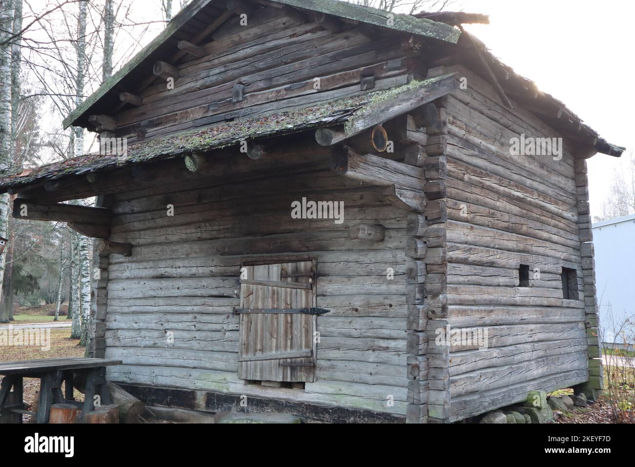 Log barn hi-res stock photography and images - Alamy