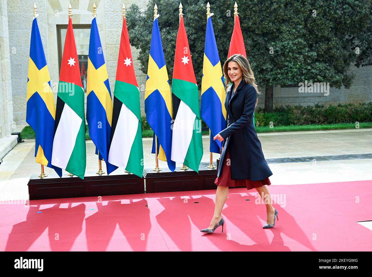 H.M. Queen Rania arrives for the official welcoming ceremony at Al ...
