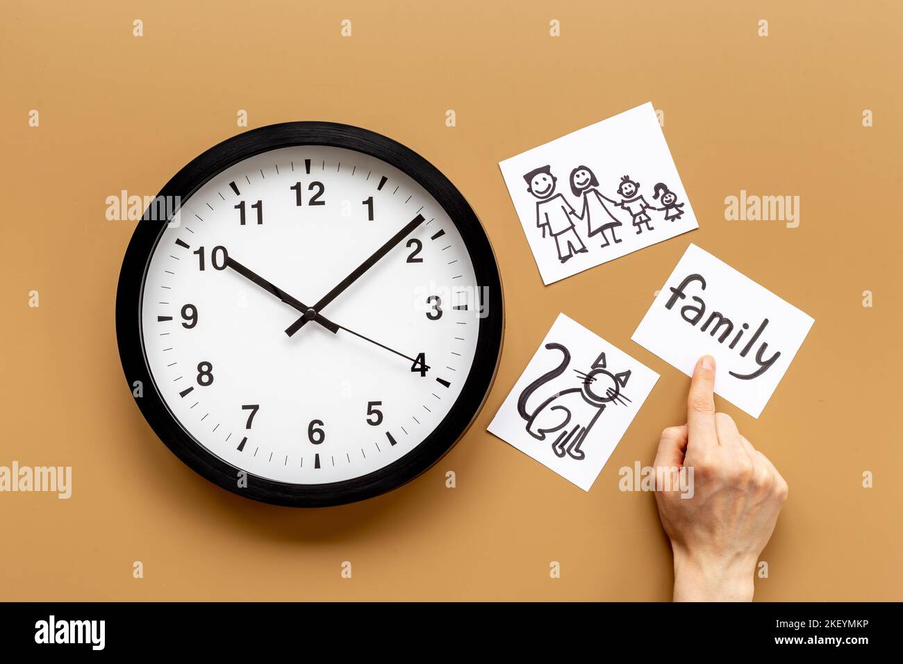 Family circle hi-res stock photography and images - Alamy