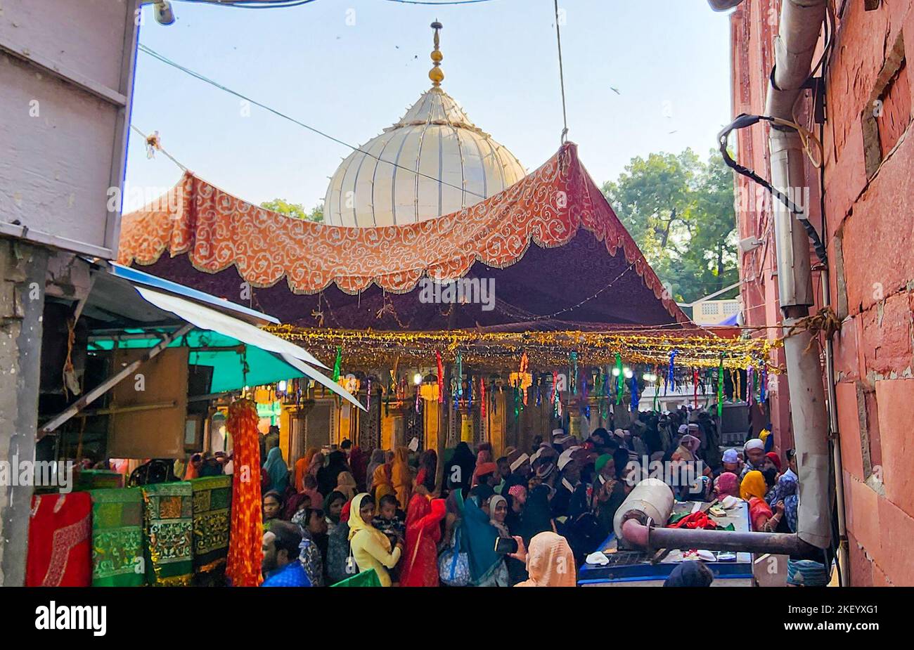 Hazrat khwaja nizamuddin aulia hires stock photography and images Alamy