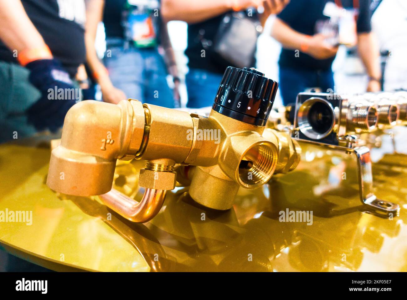 Coupling for plastic pipes made of copper with a heat regulator Stock