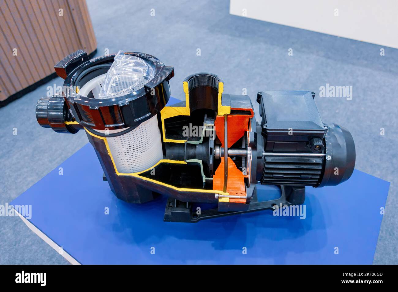 Swimming pool circulation pump with prefilter, coarse filter Stock