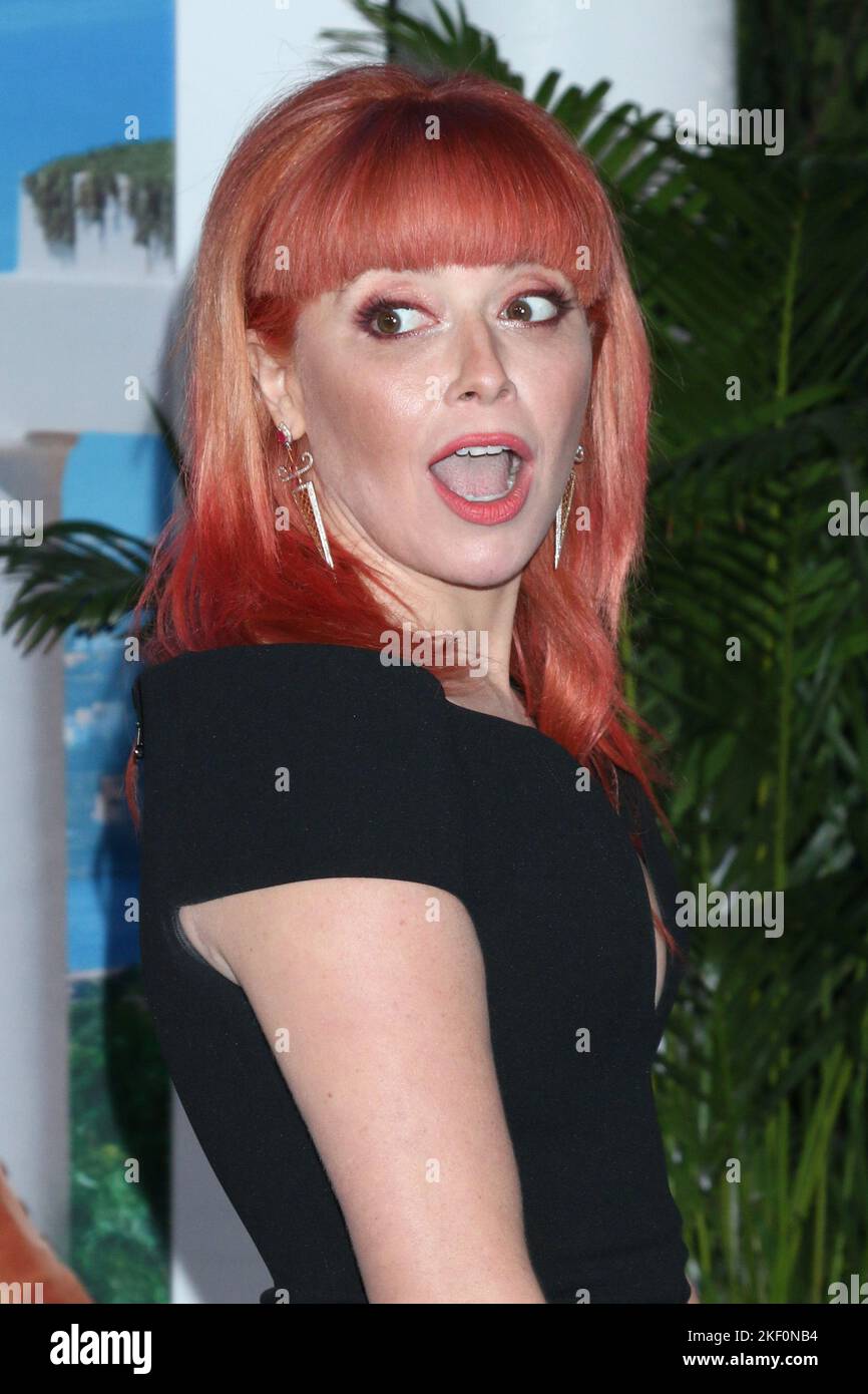 LOS ANGELES NOV 14 Natasha Lyonne at the "Glass Onion A Knives Out Mystery" Premiere at