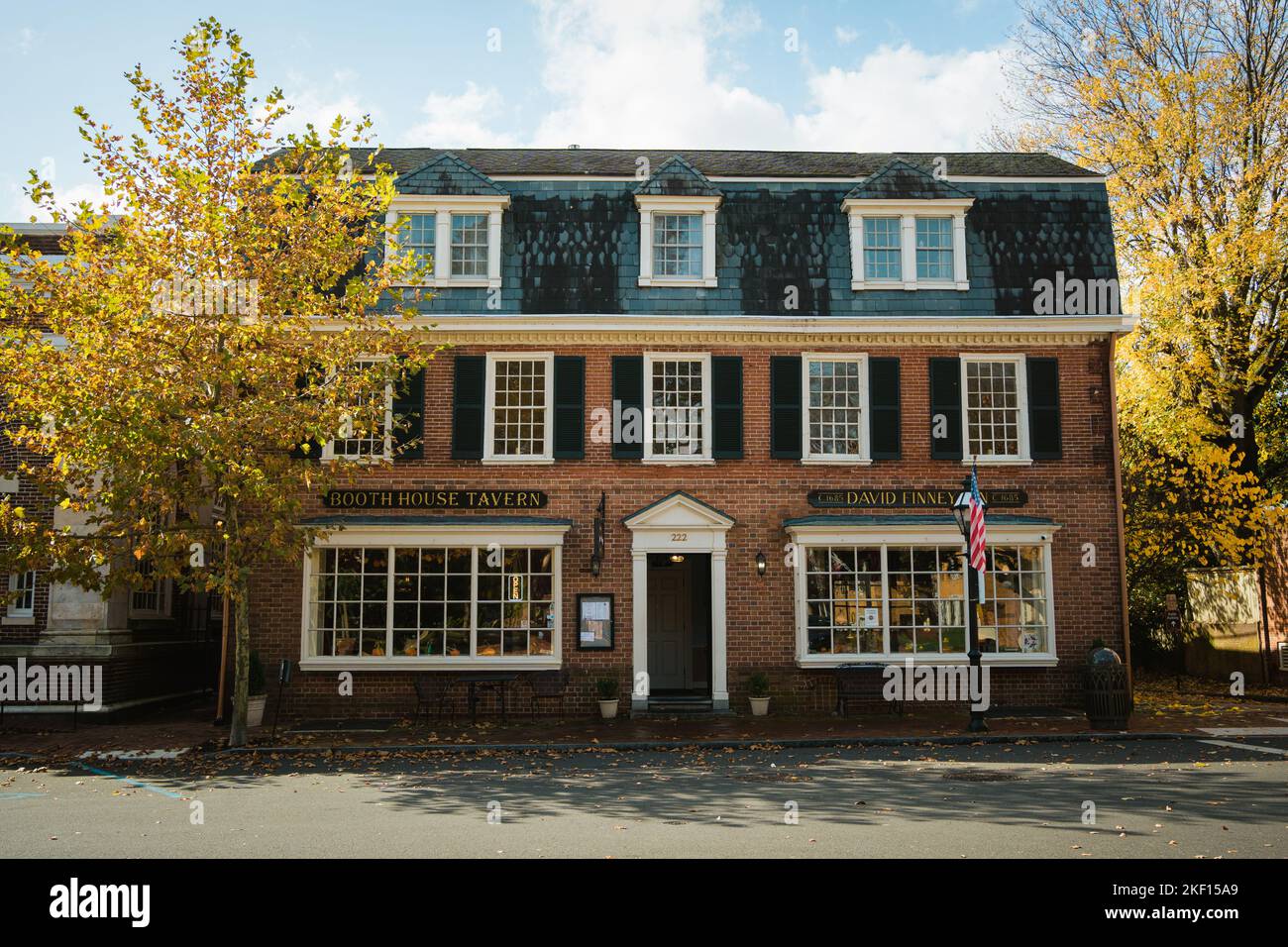 Brick house tavern hi-res stock photography and images - Alamy