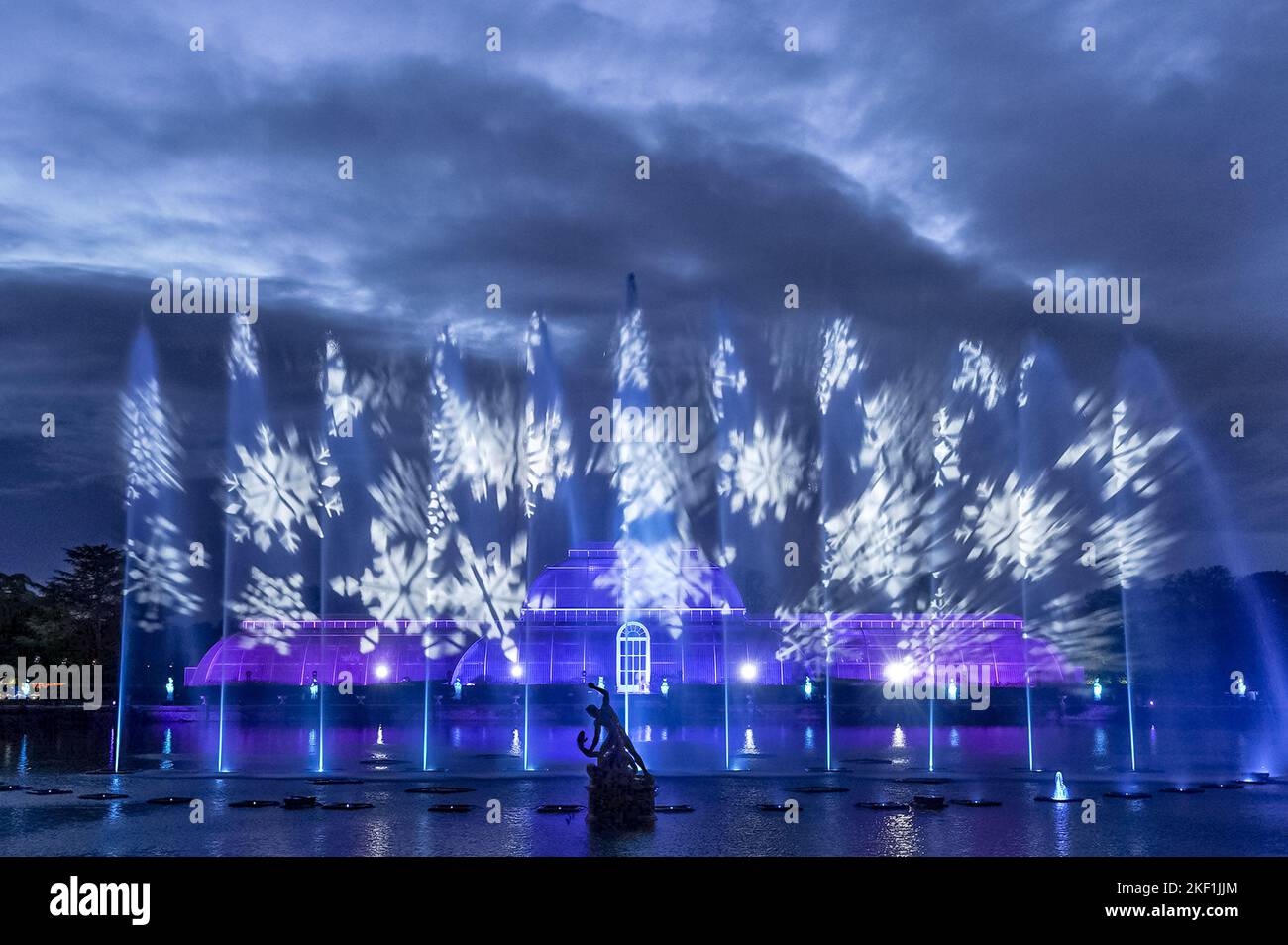 London, UK. 15th Nov 2022. Kew Christmas Lights. Now in its tenth year, KewÕs after-dark winter lights trail sees immersive lighting trails, installations and interactive multi-sensory illumination bringing the botanical garden landscape to life. Credit: Guy Corbishley/Alamy Live News Stock Photo