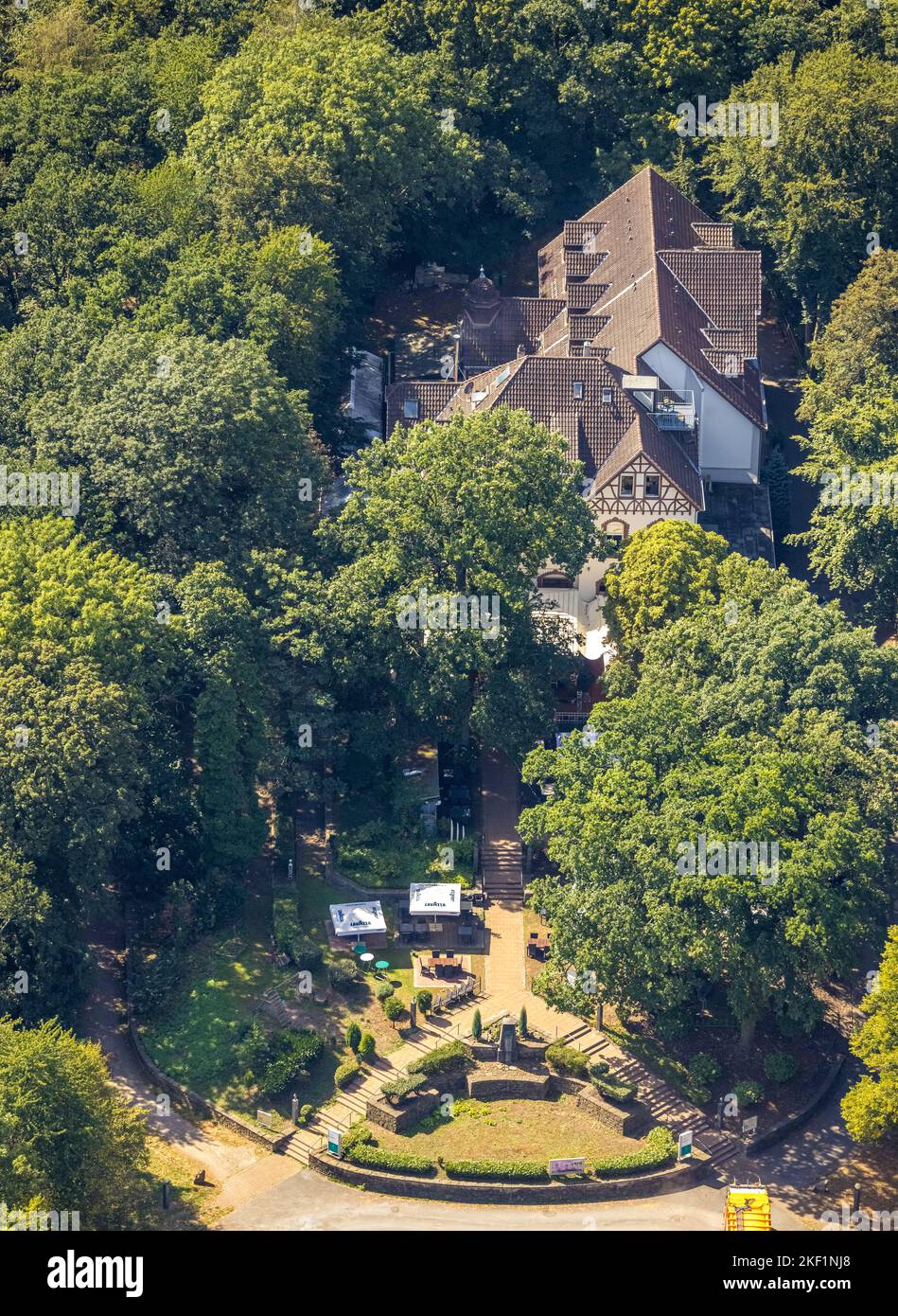 Park and staircase to the restaurant 12 apostel schulenburg hires