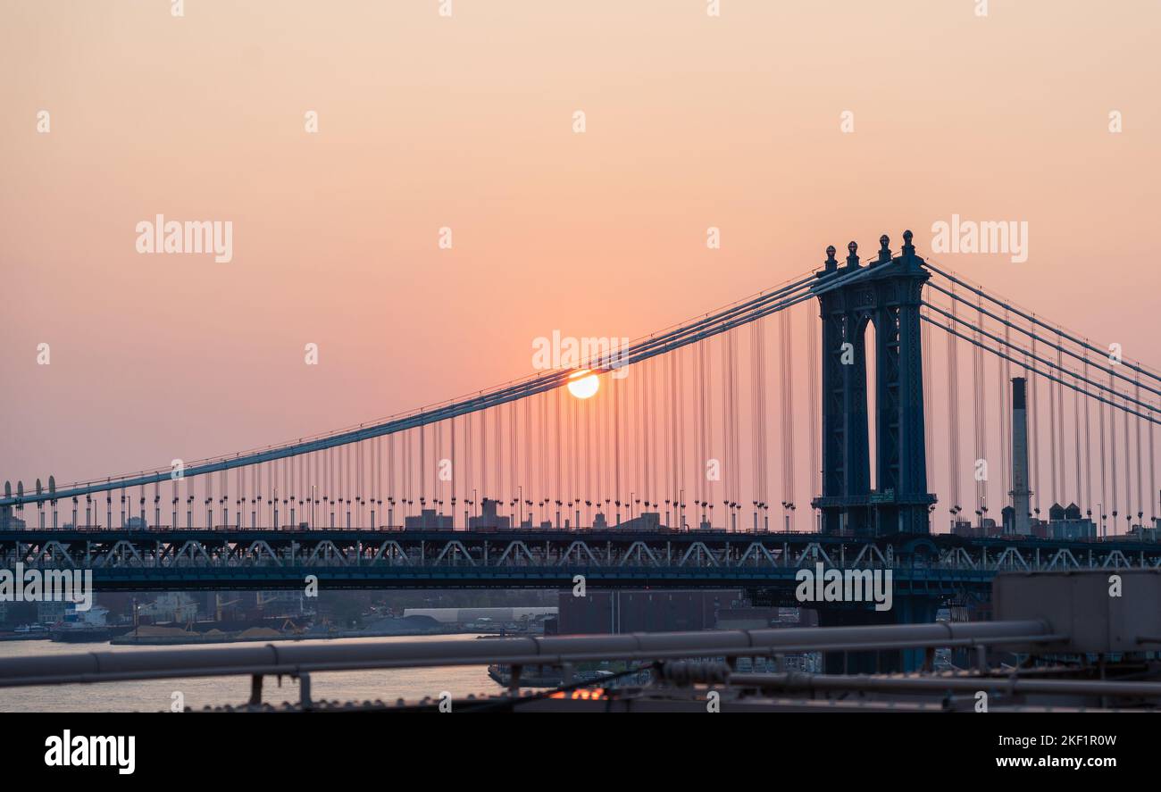 Rising sun bridge hi-res stock photography and images - Alamy