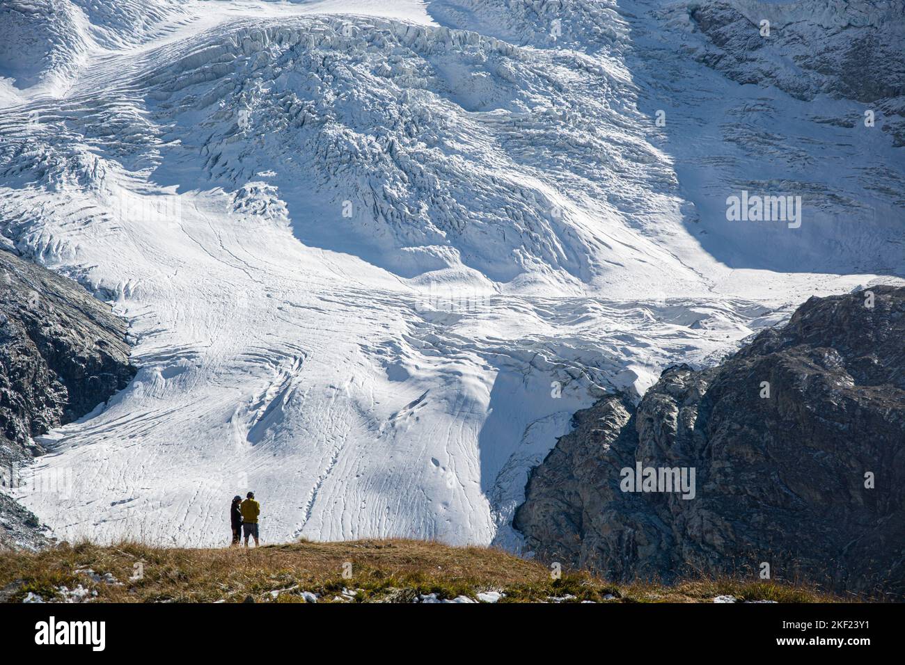 Hochalpine Gletscherflandschaft im hintersten Val Ferpecle Stock Photo