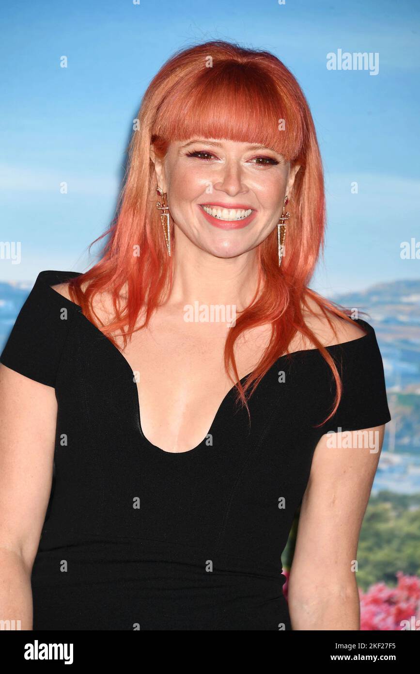 LOS ANGELES, CALIFORNIA NOVEMBER 14 Natasha Lyonne attends the premiere of "Glass Onion A
