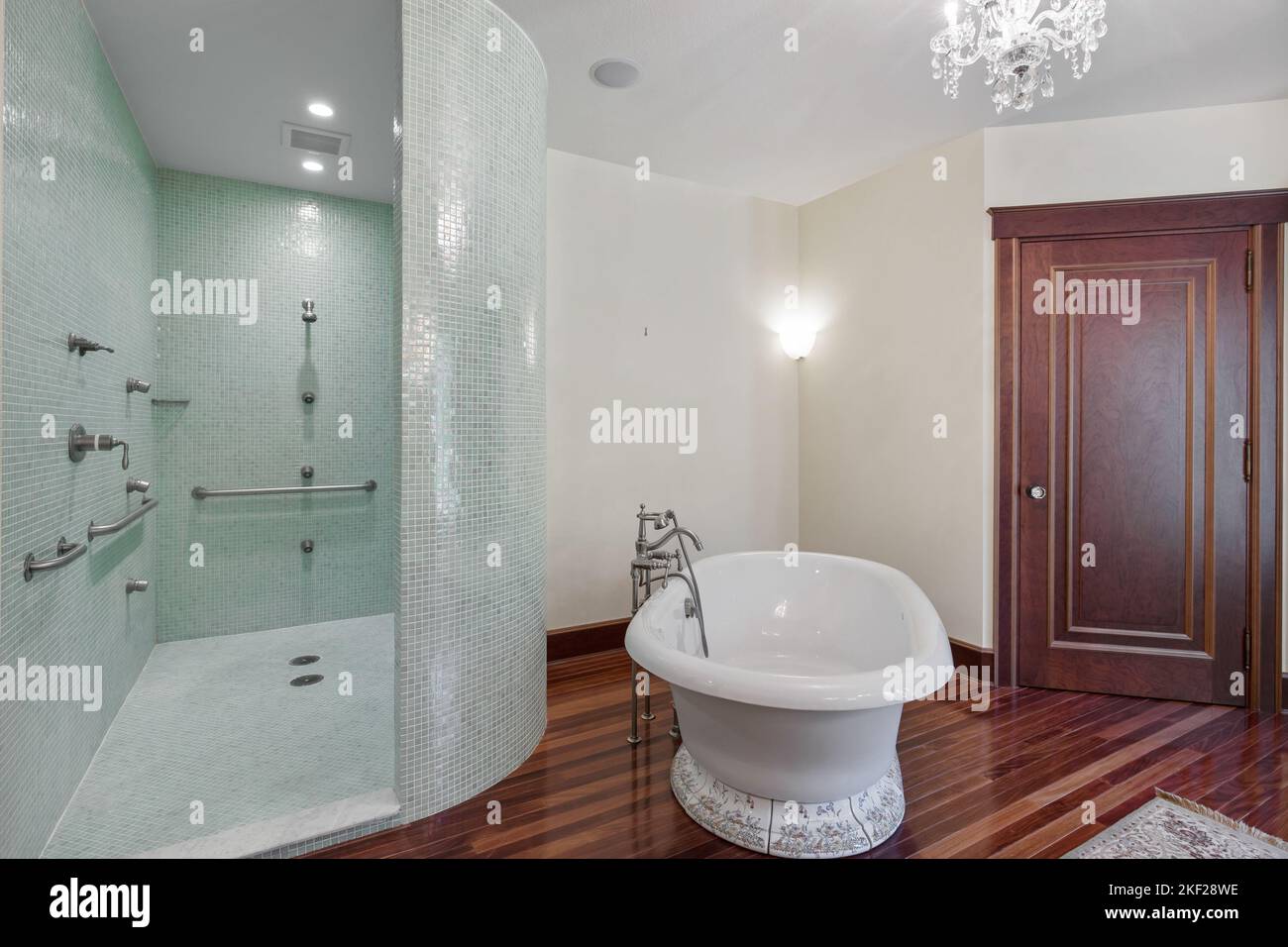 View of An interior shot of a beautiful luxury mansion's bathroom Stock Photo ...