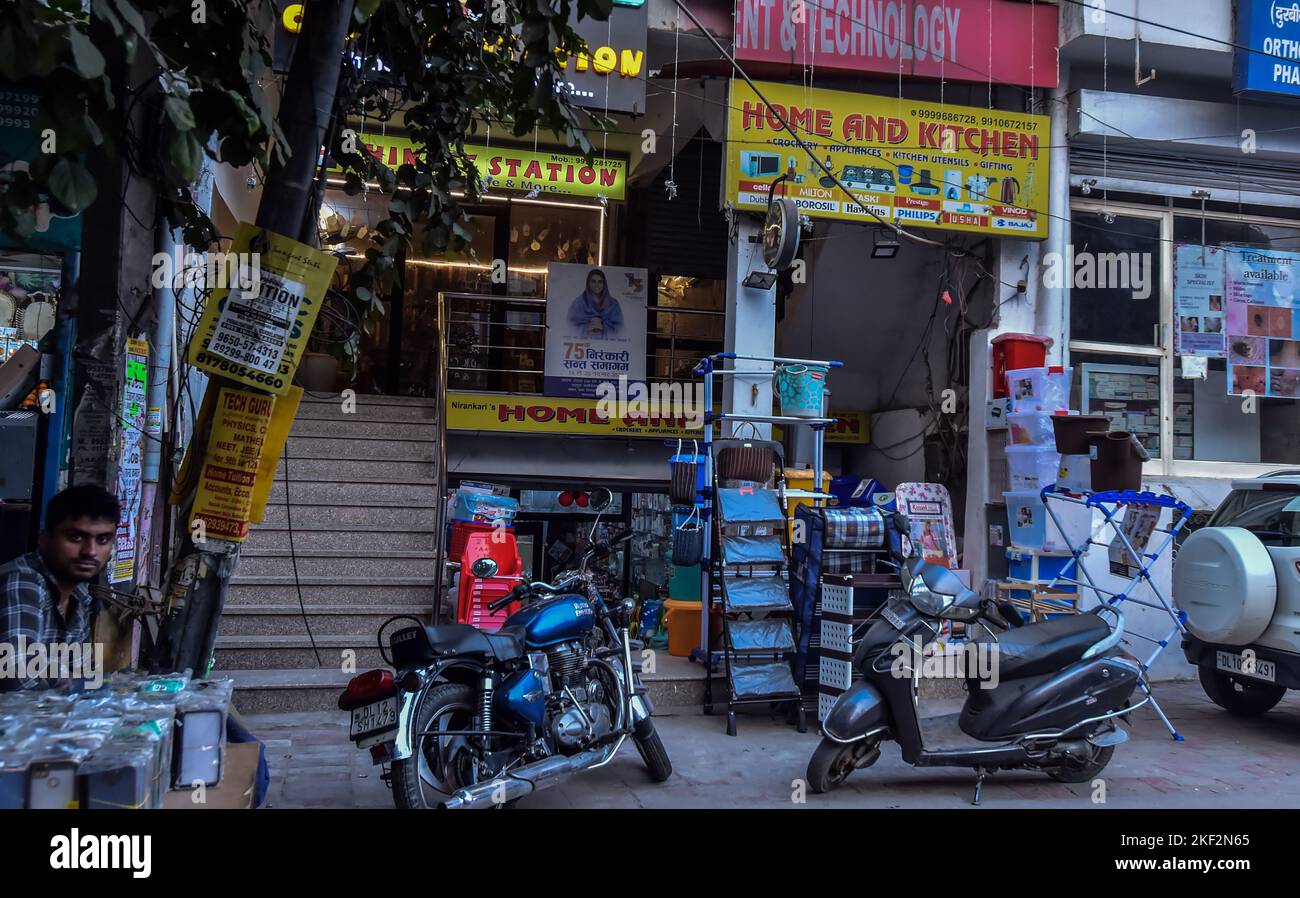 NEW DELHI, INDIA – NOVEMBER 15: A view of the utensil shop where Aftab Amin Poonawalla had bought the murder weapon from, in Chhattarpur road on November 15, 2022 in New Delhi, India. Woman from  Mumbai Shraddha Walkar was allegedly murdered by her live-in partner Aftab Poonawala in May this year. He chopped her body into at least 35 pieces kept her body pieces in a refrigerator for a few weeks, taking out a few pieces every night that he dumped in different parts of Delhi.  (Photo by Raj K Raj/Hindustan Times/Sipa USA) Stock Photo