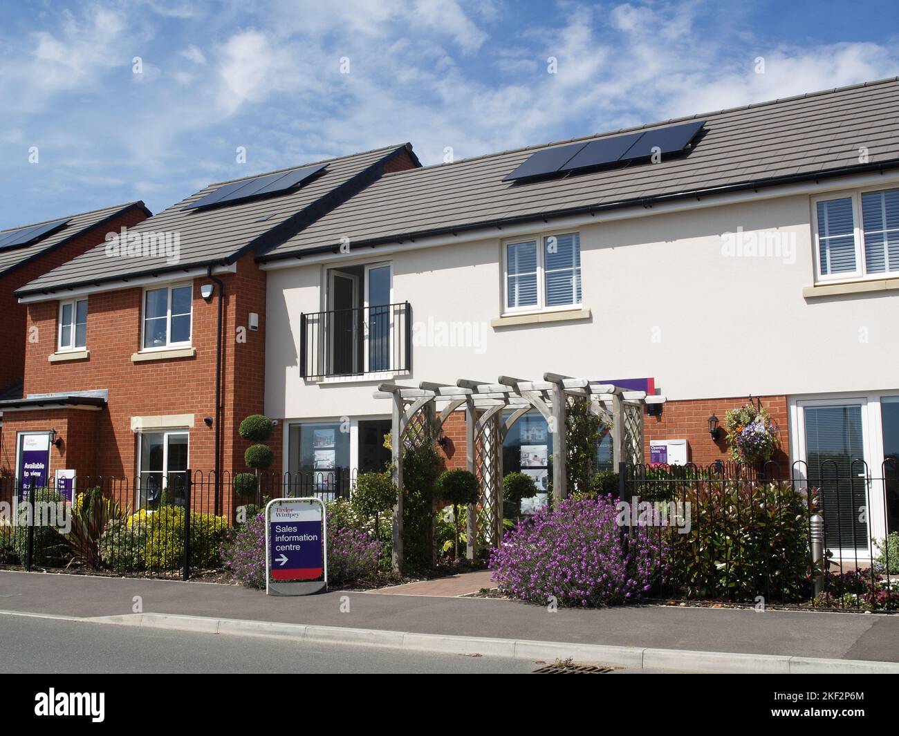 New Taylor Wimpey development, Kestrel Park, in Bursledon, Hampshire, UK Stock Photo