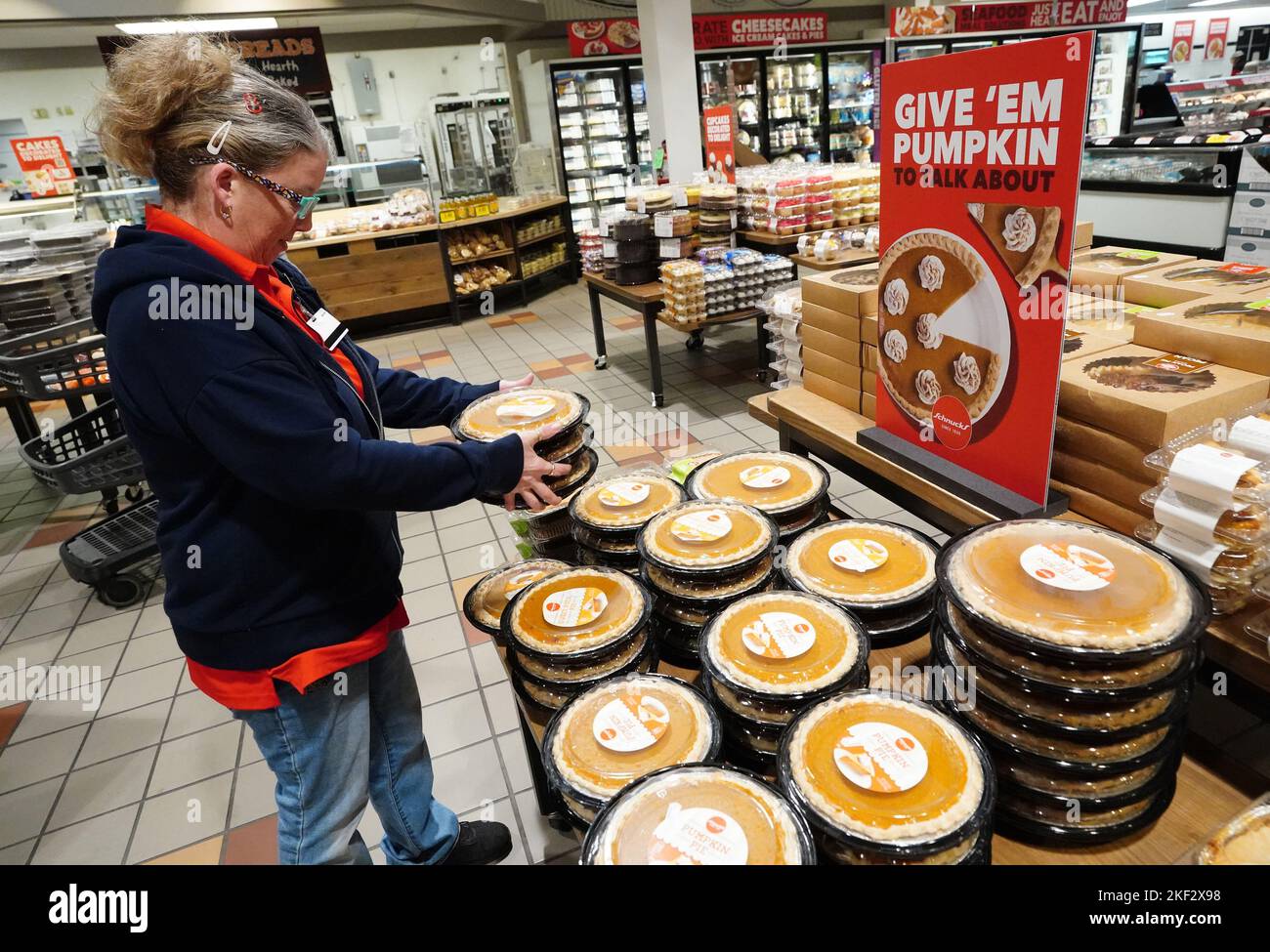 Schnucks grocery store hires stock photography and images Alamy