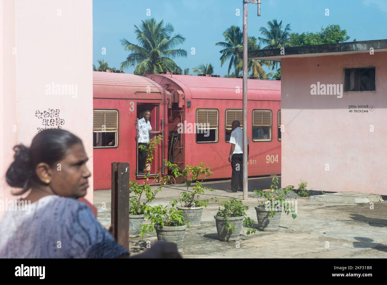 Sri Lankan train station Stock Photo Alamy