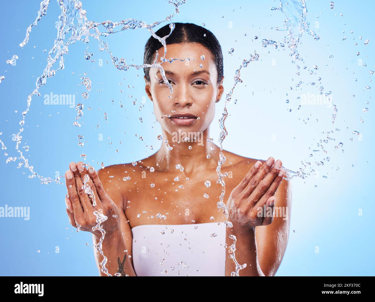Pouring water face hi-res stock photography and images - Alamy